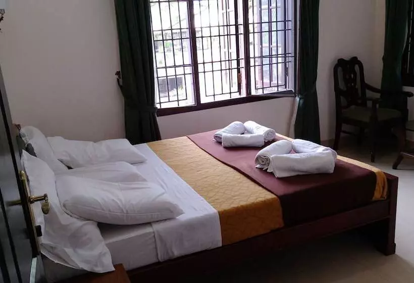 هتل Elim Homestay Fort Kochi