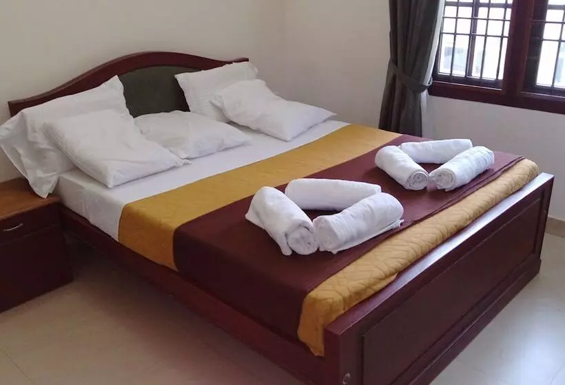 هتل Elim Homestay Fort Kochi