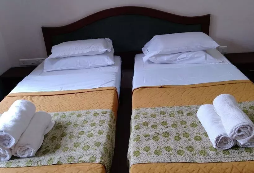 هتل Elim Homestay Fort Kochi