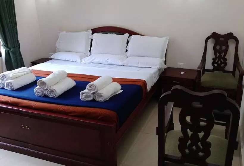 هتل Elim Homestay Fort Kochi