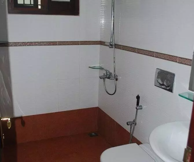 هتل Elim Homestay Fort Kochi