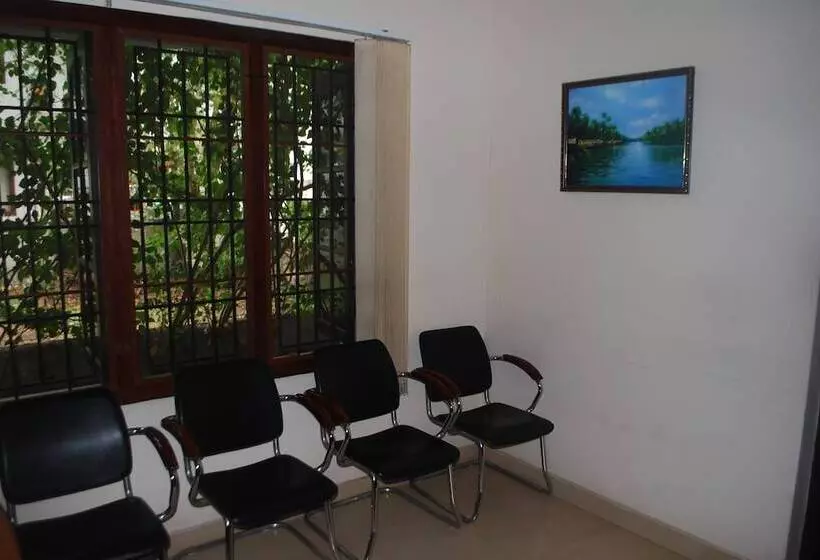هتل Elim Homestay Fort Kochi