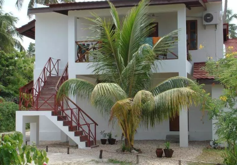 Hotel Flame Tree Cottages