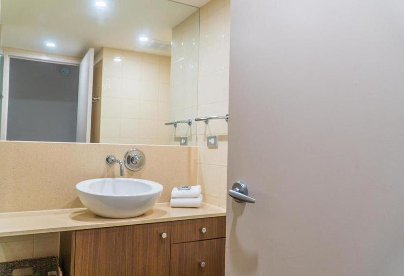 ホテル Foreshore Beachfront Apartments