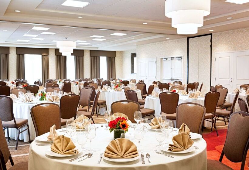 فندق Hilton Garden Inn Boston Logan Airport