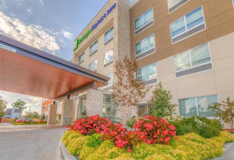 فندق Holiday Inn Express & Suites Tulsa Midtown, An Ihg