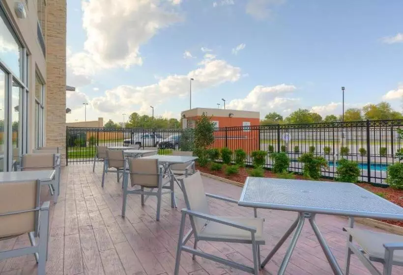 Hotel Holiday Inn Express & Suites Tulsa Midtown, An Ihg