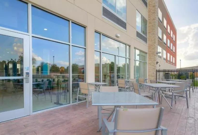 Hotel Holiday Inn Express & Suites Tulsa Midtown, An Ihg