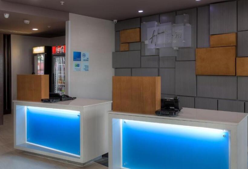 فندق Holiday Inn Express & Suites Tulsa Midtown, An Ihg