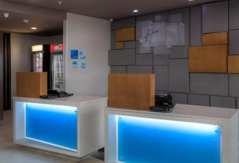 Hotel Holiday Inn Express & Suites Tulsa Midtown, An Ihg