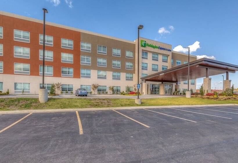 فندق Holiday Inn Express & Suites Tulsa Midtown, An Ihg