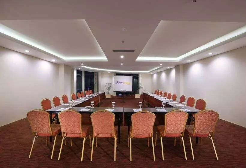 호텔 Quest San Denpasar By Aston