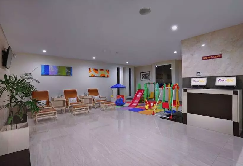 호텔 Quest San Denpasar By Aston