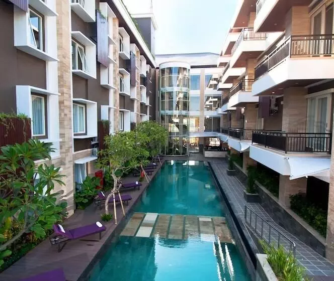 호텔 Quest San Denpasar By Aston