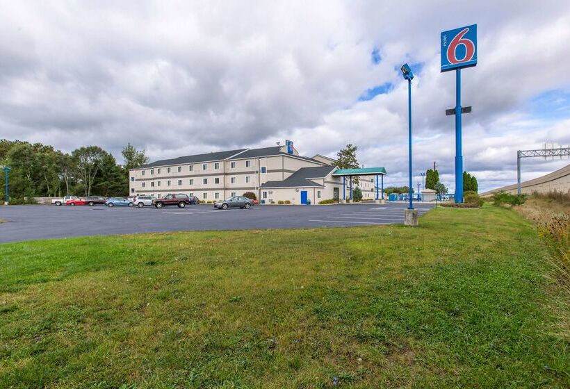 Motel 6 Baraboo, Wi   Lake Delton Wisconsin Dells
