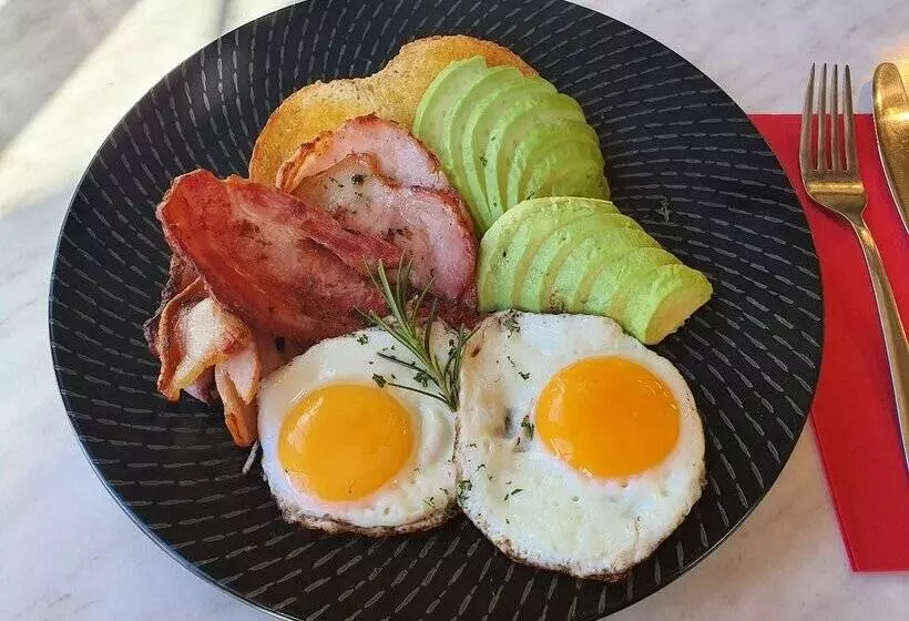 Мотель The Manor