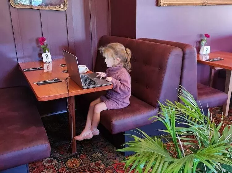 Мотель The Manor