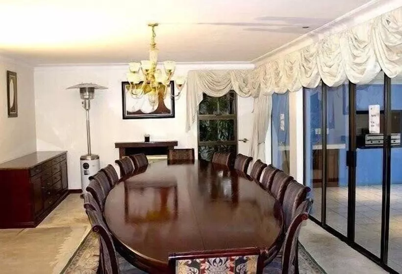 ペンション Noraclox Inn