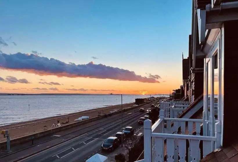 پانسیون Beaches Guest House