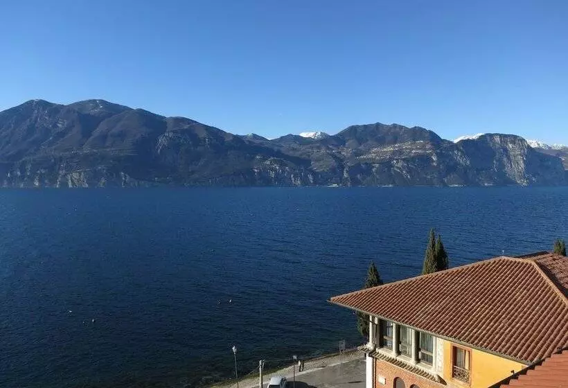 צימר Garda Family House