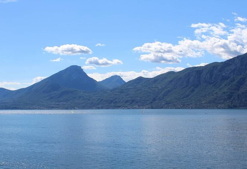 צימר Garda Family House