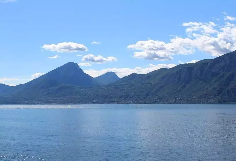 צימר Garda Family House