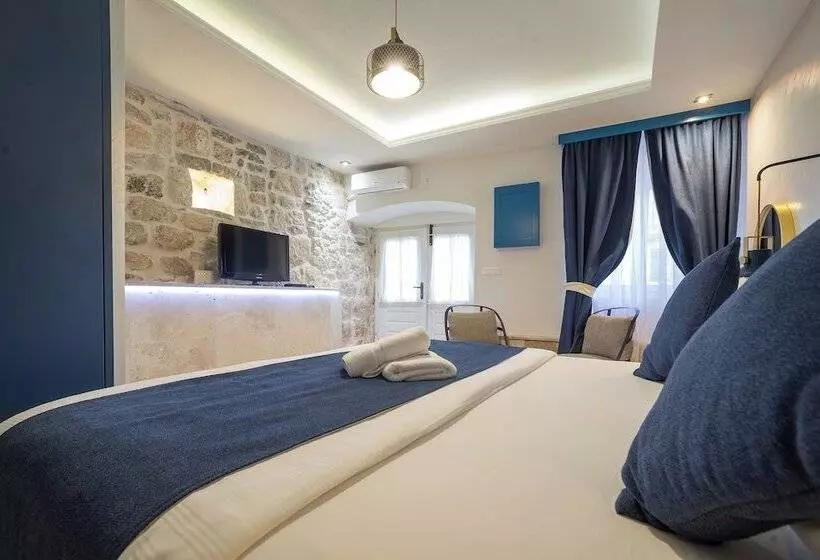 Conte Hotel & Restaurant