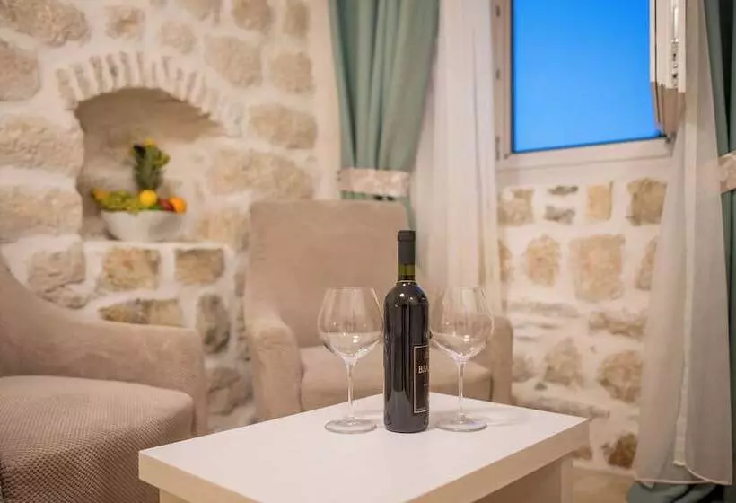 Conte Hotel & Restaurant