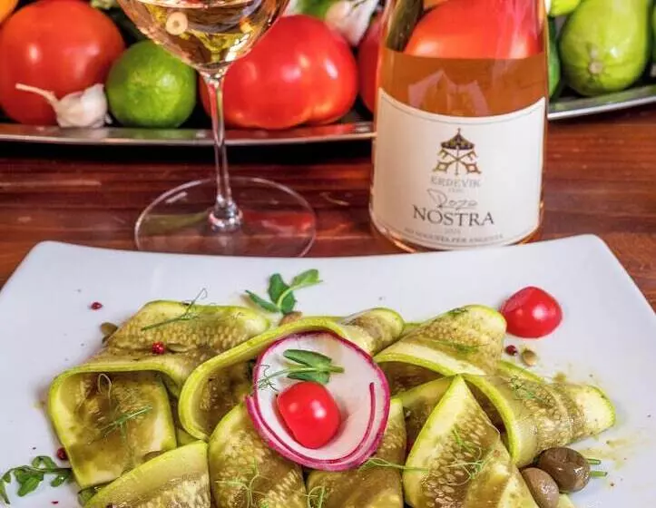 Conte Hotel & Restaurant