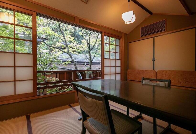 Yufuin Onsen Hinoharu Ryokan