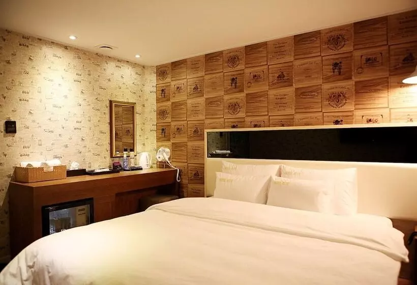 בית מלון כפרי Chungmuro Atti