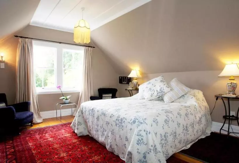 هتل Cobden Garden