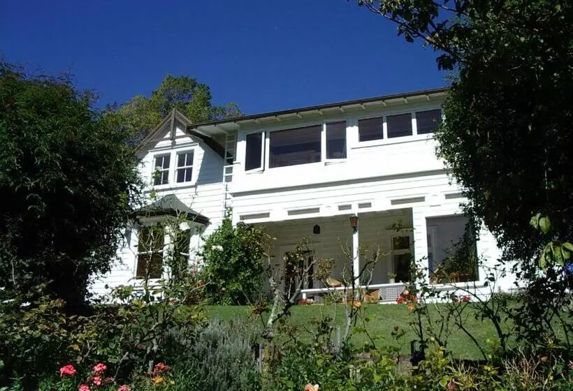 هتل Cobden Garden