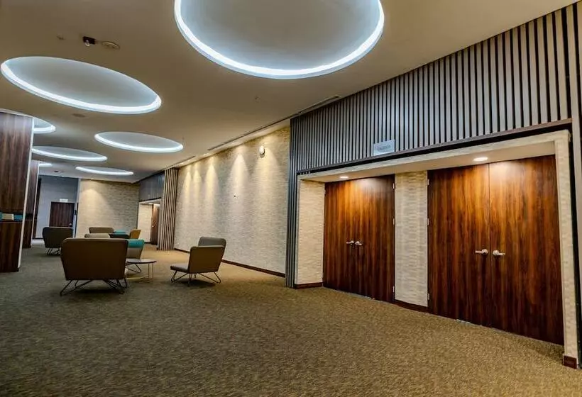 Отель Courtyard By Marriott Santiago Airport