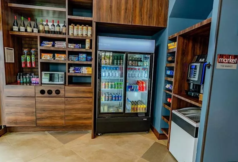 Отель Courtyard By Marriott Santiago Airport