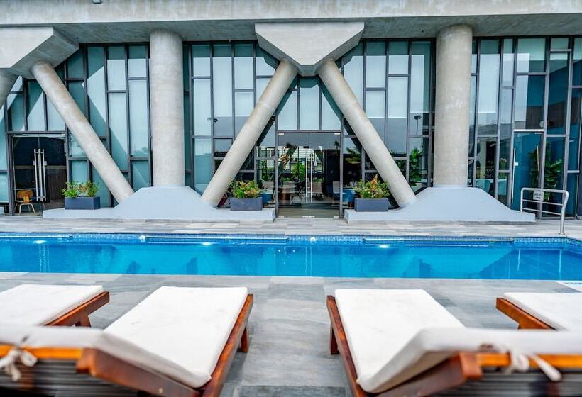 בית מלון כפרי Courtyard By Marriott Santiago Airport