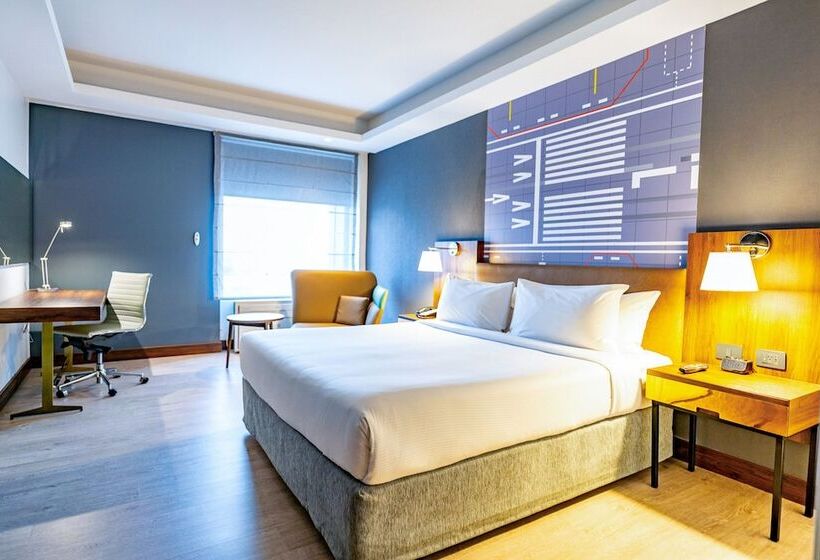 בית מלון כפרי Courtyard By Marriott Santiago Airport