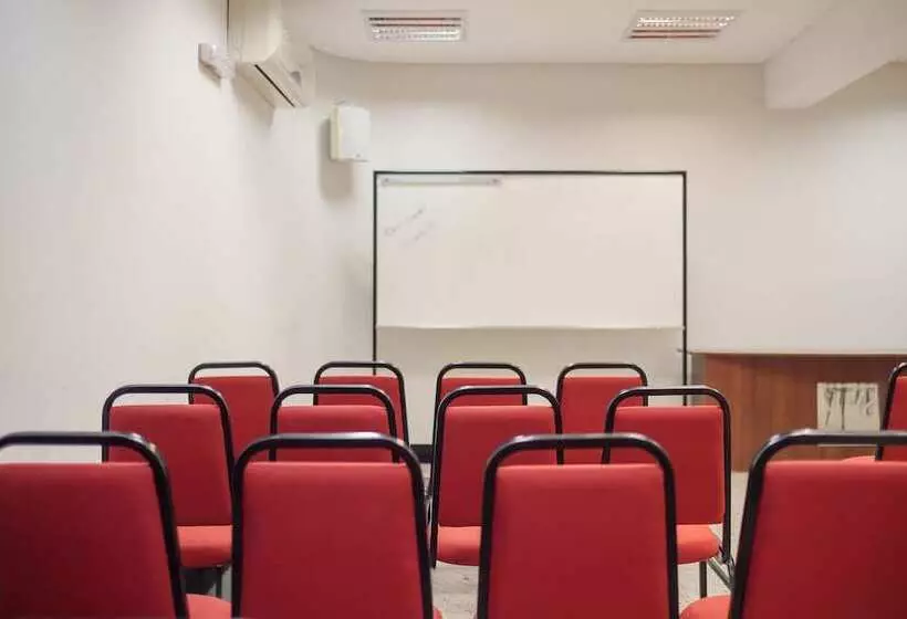 Отель Ibituruna Center