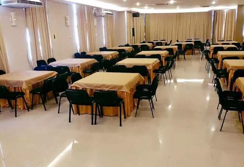 בית מלון כפרי Paragon City