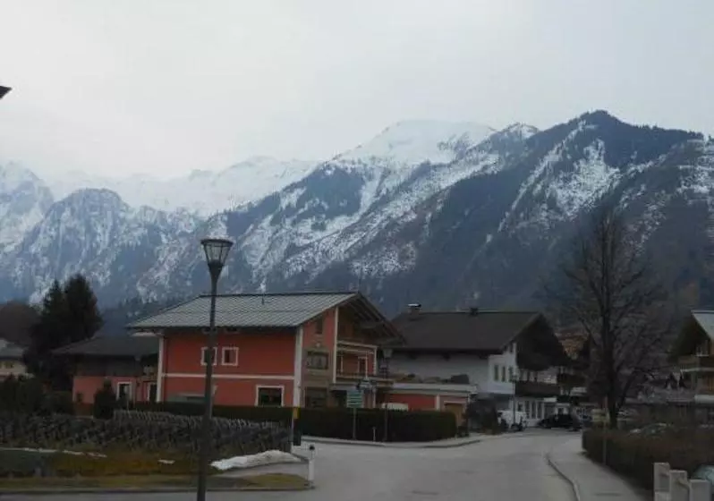 هتل Pension Bergheil