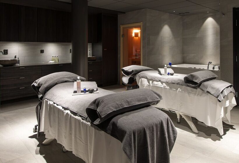 בית מלון כפרי Frösö Park