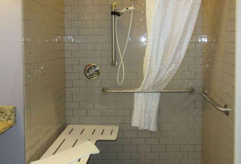 ホテル Quality Inn & Suites Caldwell I 77