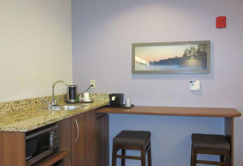 ホテル Quality Inn & Suites Caldwell I 77