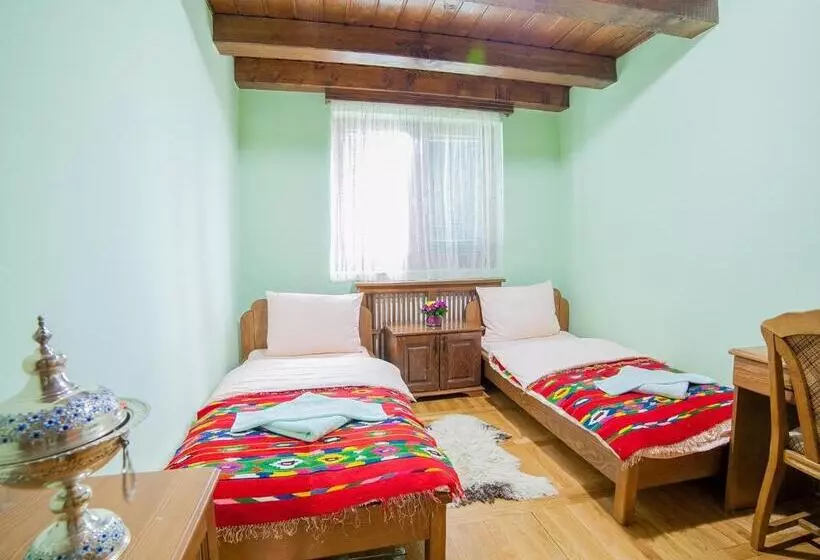 هتل & Resort Gacka