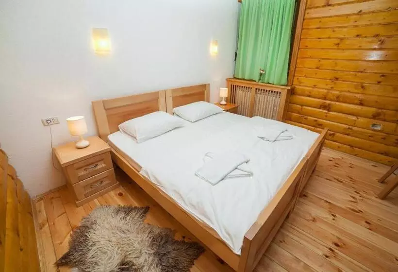 هتل & Resort Gacka