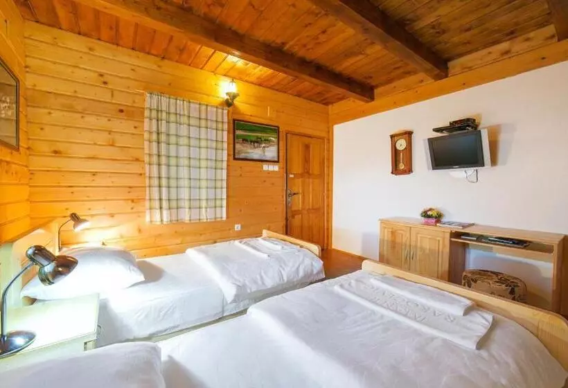 هتل & Resort Gacka