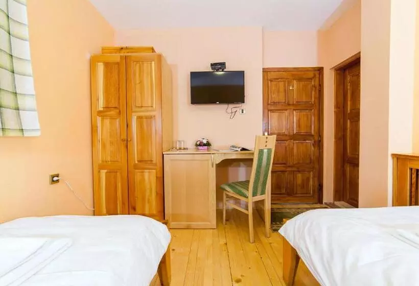 هتل & Resort Gacka