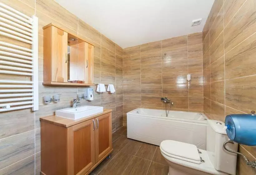 هتل & Resort Gacka