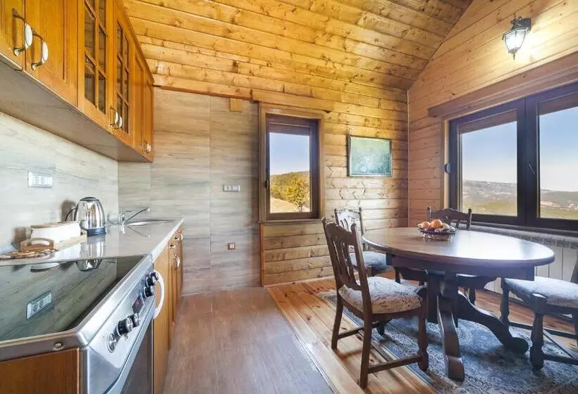 هتل & Resort Gacka