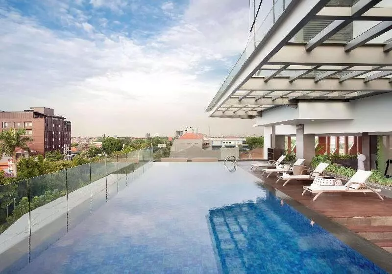 The Southern Hotel Surabaya Formerly Ibis Styles Surabaya Jemursari